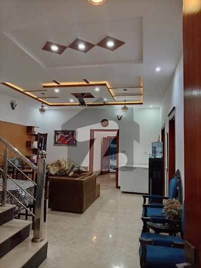 ایم پی سی ایچ ایس ۔ ملٹی گارڈنز بی ۔ 17,اسلام آباد میں 2 کمروں کا 8 مرلہ مکان 2.1 کروڑ میں برائے فروخت۔