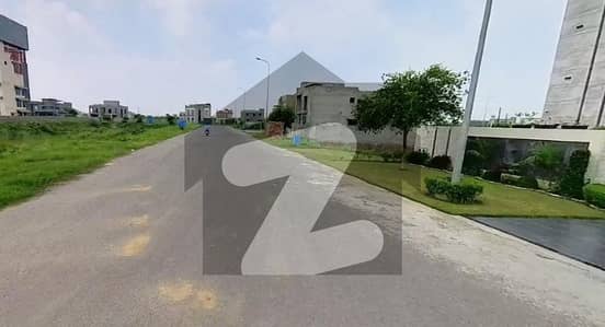 ڈی ایچ اے 11 رہبر فیز 4 ۔ بلاک سی سی اے 3 ڈی ایچ اے 11 رہبر فیز 4,ڈی ایچ اے 11 رہبر,لاہور میں 4 مرلہ کمرشل پلاٹ 2.35 کروڑ میں برائے فروخت۔