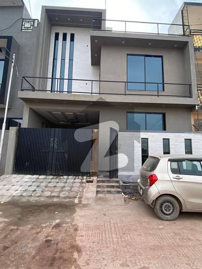 بنی گالہ اسلام آباد میں 3 کمروں کا 6 مرلہ مکان 2.5 کروڑ میں برائے فروخت۔