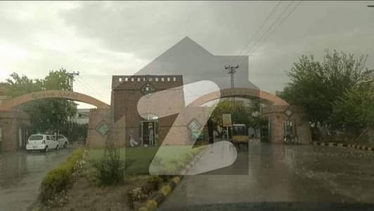 گرین ایکڑز ٹاؤن مردان میں 6 کمروں کا 5 مرلہ مکان 1.8 کروڑ میں برائے فروخت۔