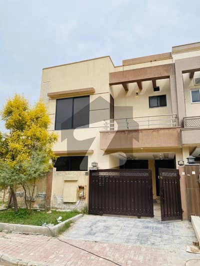 بحریہ ٹاؤن فیز 8 ۔ بلاک ایم بحریہ ٹاؤن فیز 8,بحریہ ٹاؤن راولپنڈی,راولپنڈی میں 3 کمروں کا 5 مرلہ مکان 65.0 ہزار میں کرایہ پر دستیاب ہے۔