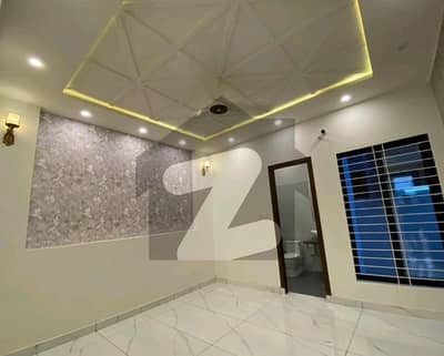 کینال ویو ہاؤسنگ سکیم گوجرانوالہ میں 5 کمروں کا 10 مرلہ مکان 3.0 کروڑ میں برائے فروخت۔