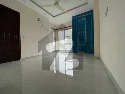 1 Beds Unfurnished Apartment Available