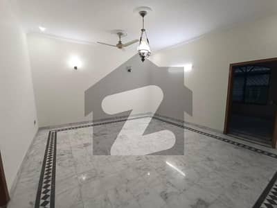 واپڈا ٹاؤن لاہور میں 3 کمروں کا 10 مرلہ مکان 1.5 لاکھ میں کرایہ پر دستیاب ہے۔