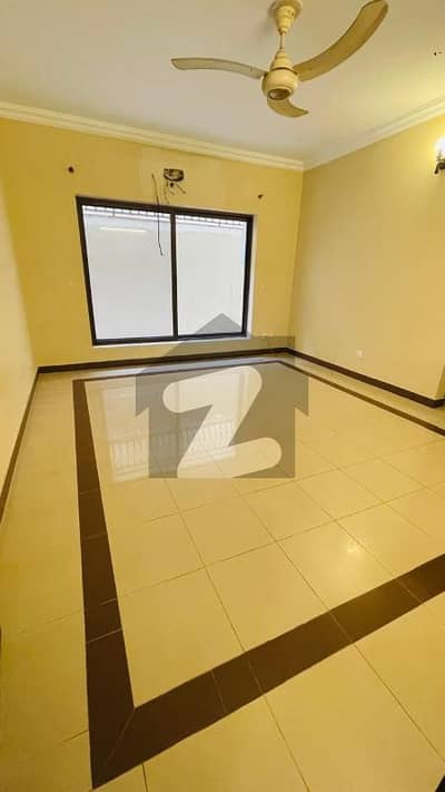 ایف ۔ 8 اسلام آباد میں 7 کمروں کا 1 کنال مکان 15.0 لاکھ میں کرایہ پر دستیاب ہے۔