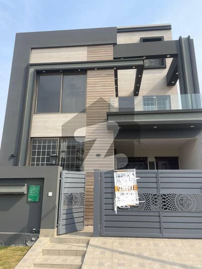 5 MARLA BRAND NEW LUXURY HOUSE AVAILABLE FOR SALE IN BAHRIA ORCHARD LAHORE OWNER BUILD IN A BLOCK