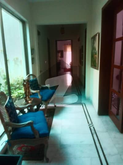 ڈی ایچ اے فیز 4 ڈیفنس (ڈی ایچ اے),لاہور میں 4 کمروں کا 10 مرلہ مکان 4.25 کروڑ میں برائے فروخت۔