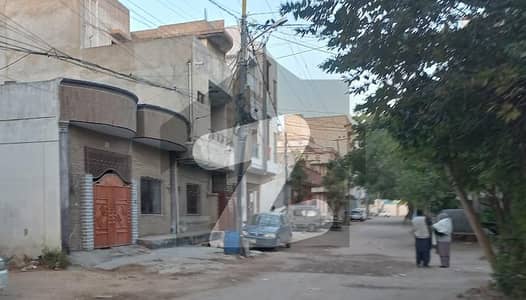 SINGLE 40FIT ROAD Z SECTOR NEAR MASJID MARKET SCHOOL PARK RESTAURANT HOSPITAL IS JUST WALKING DISTANCE