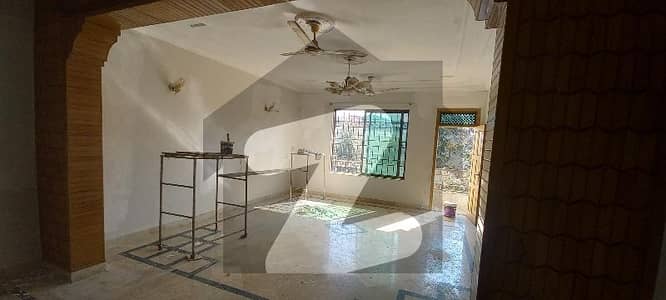 F-10 3,BED UPPER PORTION AVAILABLE FOR RENT