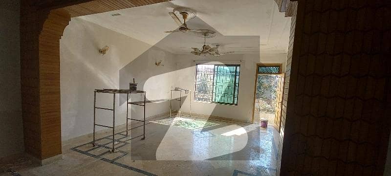 F-10 3,BED UPPER PORTION AVAILABLE FOR RENT F-10 3,BED UPPER PORTION AVAILABLE FOR RENT