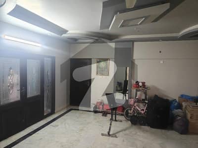 کلفٹن ۔ بلاک 7 کلفٹن,کراچی میں 4 کمروں کا 13 مرلہ فلیٹ 4.5 کروڑ میں برائے فروخت۔