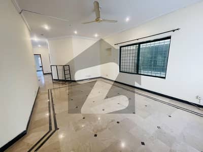 ایف ۔ 8 اسلام آباد میں 5 کمروں کا 1 کنال مکان 5.0 لاکھ میں کرایہ پر دستیاب ہے۔