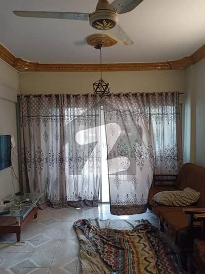 گلستانِ جوہر کراچی میں 3 کمروں کا 8 مرلہ فلیٹ 2.0 کروڑ میں برائے فروخت۔