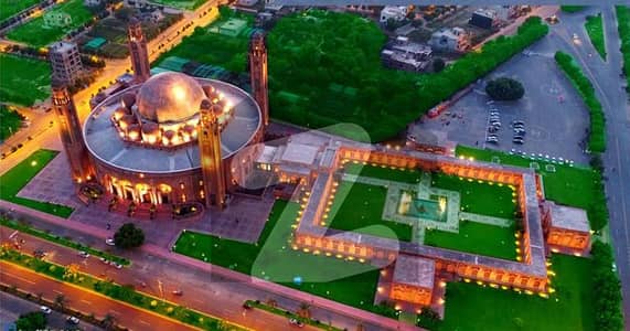 بحریہ ٹاؤن سیکٹر سی بحریہ ٹاؤن,لاہور میں 10 مرلہ رہائشی پلاٹ 2.4 کروڑ میں برائے فروخت۔