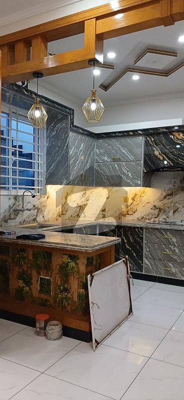 سوان گارڈن ۔ بلاک ایچ سوان گارڈن,اسلام آباد میں 5 کمروں کا 6 مرلہ مکان 3.15 کروڑ میں برائے فروخت۔