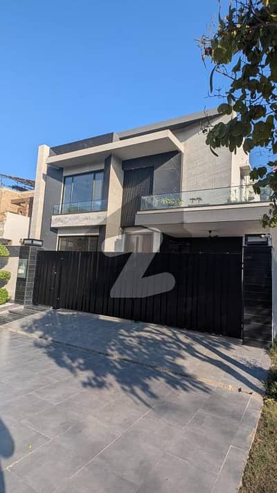 ڈی ایچ اے فیز 5 ڈیفنس (ڈی ایچ اے),لاہور میں 5 کمروں کا 1 کنال مکان 11.9 کروڑ میں برائے فروخت۔