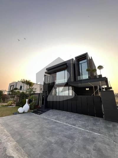 ڈی ایچ اے فیز 7 ڈیفنس (ڈی ایچ اے),لاہور میں 5 کمروں کا 1 کنال مکان 15.99 کروڑ میں برائے فروخت۔