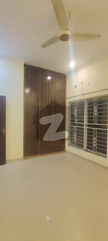 TEN MARLA FIRST FLOOR AVAILABLE FOR RENT IN WAPDA TOWN