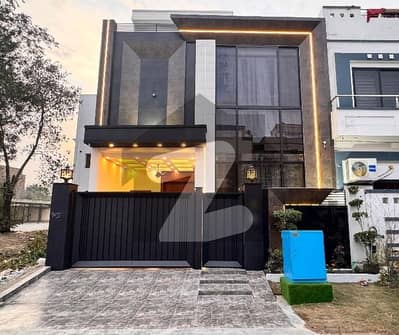Prime Location House Of 5 Marla In Citi Housing Society Is Available