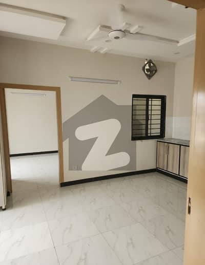 پی ڈبلیو ڈی ہاؤسنگ سکیم اسلام آباد میں 3 کمروں کا 14 مرلہ زیریں پورشن 90.0 ہزار میں کرایہ پر دستیاب ہے۔