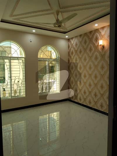 جوہر ٹاؤن فیز 2 - بلاک آر جوہر ٹاؤن فیز 2,جوہر ٹاؤن,لاہور میں 6 کمروں کا 5 مرلہ مکان 1.5 لاکھ میں کرایہ پر دستیاب ہے۔