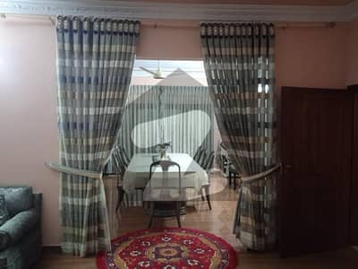 DHA PHASE 1 637 YARDS 6 BEDROOMS TWO UNIT BUNGALOW IS UP FOR SALE