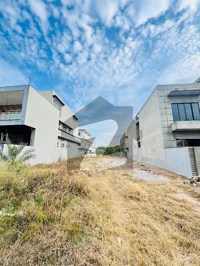 14 MARLA PLOT AVAILABLE TOP LOCATION IN D-12