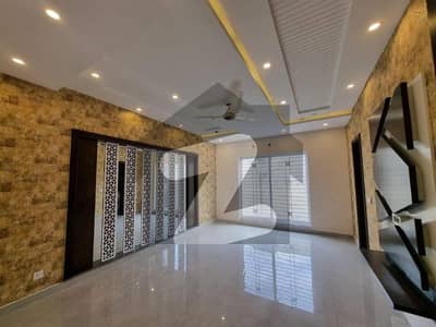 1 KANAL UPPER PORTION AVAILABLE FOR RENT IN GULSHAN E LAHORE