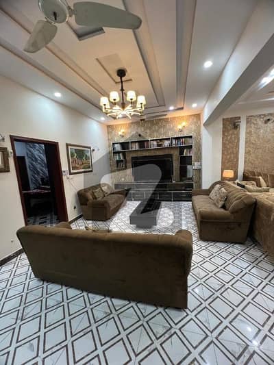 10 Marla Like New House For Sale In Bahria Town Lahore