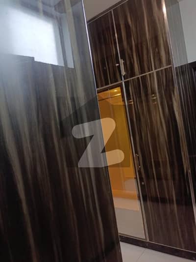 پی سی ایس آئی آر سٹاف کالونی لاہور میں 6 کمروں کا 1 کنال مکان 1.75 لاکھ میں کرایہ پر دستیاب ہے۔