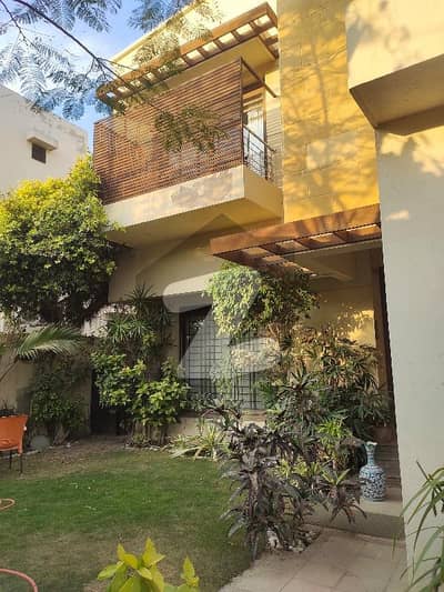 ڈی ایچ اے فیز 6 ڈی ایچ اے ڈیفینس,کراچی میں 4 کمروں کا 1 کنال مکان 13.5 کروڑ میں برائے فروخت۔