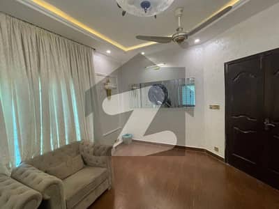 عسکری 11 ۔ سیکٹر بی عسکری 11,عسکری,لاہور میں 4 کمروں کا 10 مرلہ مکان 4.65 کروڑ میں برائے فروخت۔