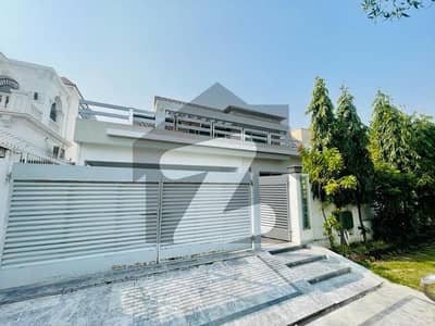 ONE KANAL UPPER PORTION AVAILABLE FOR RENT IN DHA PHASE 1