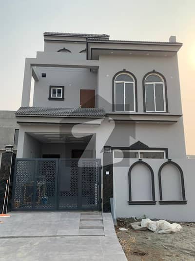 خیابانِ امین ۔ بلاک سی خیابانِ امین,لاہور میں 3 کمروں کا 5 مرلہ مکان 1.8 کروڑ میں برائے فروخت۔