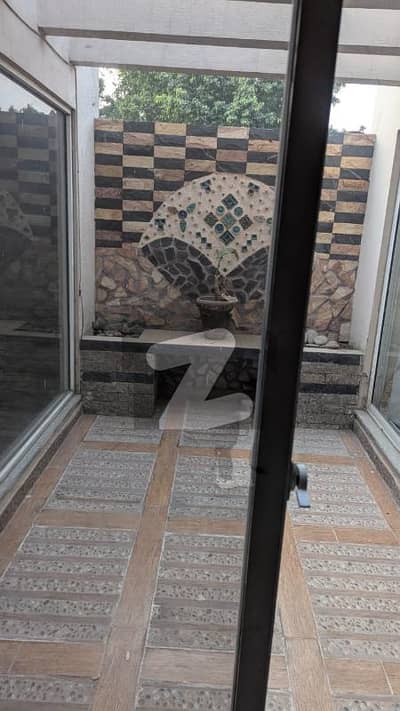 10 MARLA WELL MAINTAINED HOUSES PHASE 5 BLOCK L MAIN 70FEET ROAD 10 MARLA WELL MAINTAINED HOUSES PHASE 5 BLOCK L MAIN 70FEET ROAD