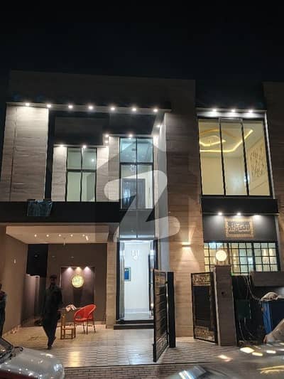 بحریہ آرچرڈ فیز 2 بحریہ آرچرڈ,لاہور میں 4 کمروں کا 8 مرلہ مکان 2.35 کروڑ میں برائے فروخت۔