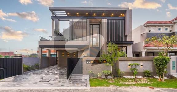 ڈی ایچ اے فیز 6 ڈیفنس (ڈی ایچ اے),لاہور میں 5 کمروں کا 1 کنال مکان 8.1 کروڑ میں برائے فروخت۔