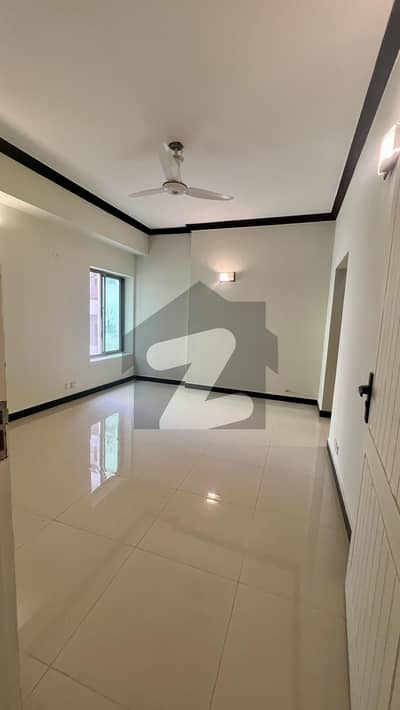 الصفہ ہائٹس ایف ۔ 11 مرکز,ایف ۔ 11,اسلام آباد میں 2 کمروں کا 8 مرلہ فلیٹ 1.2 لاکھ میں کرایہ پر دستیاب ہے۔