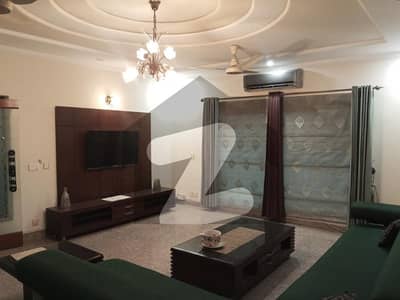 ڈی ایچ اے فیز 4 - بلاک ڈبل سی فیز 4,ڈیفنس (ڈی ایچ اے),لاہور میں 5 کمروں کا 1 کنال مکان 8.35 کروڑ میں برائے فروخت۔