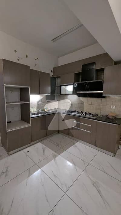 نارتھ ناظم آباد کراچی میں 3 کمروں کا 7 مرلہ فلیٹ 1.0 لاکھ میں کرایہ پر دستیاب ہے۔