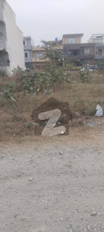 آئی ۔ 14/4 آئی ۔ 14,اسلام آباد میں 7 مرلہ رہائشی پلاٹ 1.65 کروڑ میں برائے فروخت۔