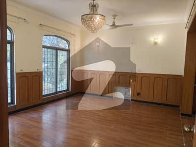 KANAL LOWER PORTION AVAILABLE FOR RENT