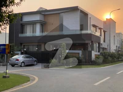 ویلینشیاء ہاؤسنگ سوسائٹی لاہور میں 5 کمروں کا 1 کنال مکان 8.5 کروڑ میں برائے فروخت۔