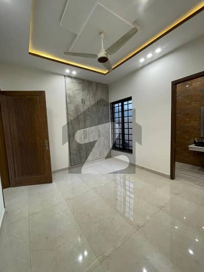 5 MARLA GROUND FLOOR AVAILABLE FOR RENT