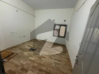 گلشنِ اقبال - بلاک 13 اے گلشنِ اقبال,گلشنِ اقبال ٹاؤن,کراچی میں 8 مرلہ دفتر 80.0 ہزار میں کرایہ پر دستیاب ہے۔