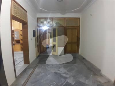 جی ۔ 11 اسلام آباد میں 4 کمروں کا 5 مرلہ مکان 1.6 لاکھ میں کرایہ پر دستیاب ہے۔