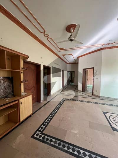 نیشنل پولیس فاؤنڈیشن او ۔ 9 اسلام آباد میں 3 کمروں کا 1 کنال زیریں پورشن 85.0 ہزار میں کرایہ پر دستیاب ہے۔