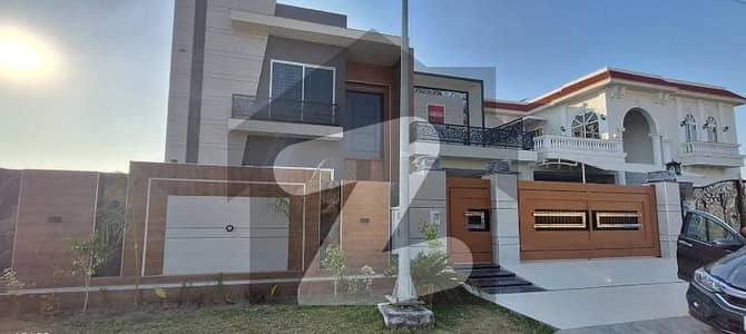 ڈی ایچ اے ڈیفنس ۔ سیکٹر اے ڈی ایچ اے ڈیفینس,بہاولپور میں 5 کمروں کا 1 کنال مکان 5.8 کروڑ میں برائے فروخت۔