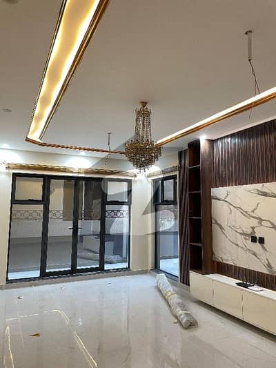 جی ۔ 10 اسلام آباد میں 7 کمروں کا 1 کنال مکان 6.5 لاکھ میں کرایہ پر دستیاب ہے۔