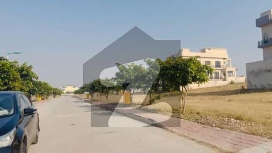 بحریہ ٹاؤن فیز 8 ۔ بلاک ایل بحریہ ٹاؤن فیز 8,بحریہ ٹاؤن راولپنڈی,راولپنڈی میں 10 مرلہ رہائشی پلاٹ 85.0 لاکھ میں برائے فروخت۔